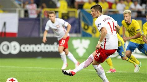 Piłkarska reprezentacja Polski już poznała rywala w rywalizacji o zakwalifikowanie się do światowych mistrzostw w Katarze! Polscy reprezentanci będą walczyć z rosyjską kadrą o finał baraży!