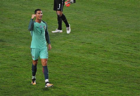 Ronaldo zarobi fortunę - fenomenalny transfer do Al-Nassr!