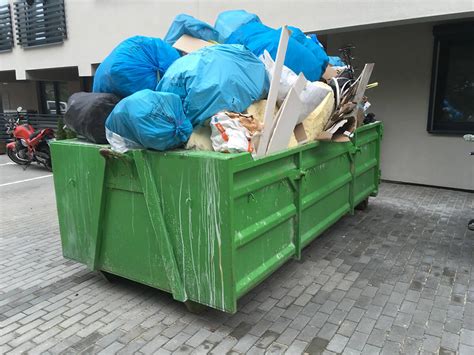 Wywóz śmieci i kontenery na gruz maj 2022