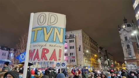Jak przebiegają protesty negujące Lex TVN?