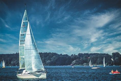 Na naszym portalu internetowym sailstore.pl można wyszukać najlepszej jakości ofertę tyczącą się elektroniki jachtowej! 2023